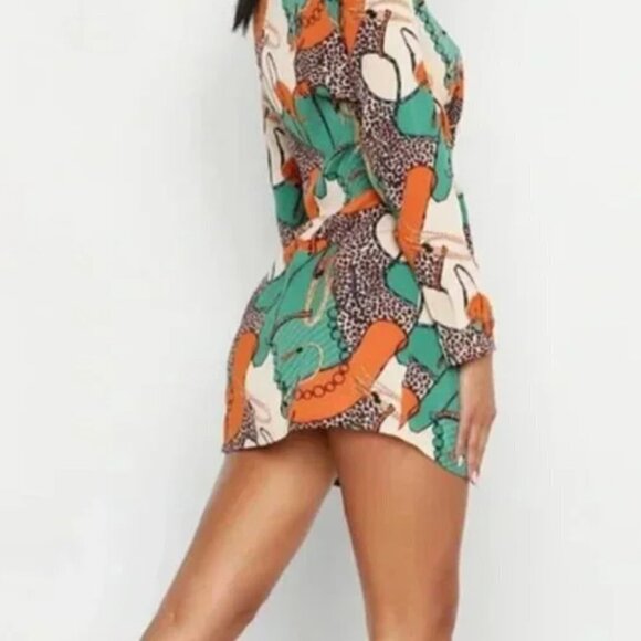 NWT Boohoo Satin Chain Print Twist Shift Dress - Picture 2 of 13